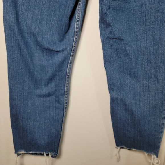 Abercrombie & Fitch Curve Love High Rise Mom Jeans | Distressed Size 29/8R NWOT - Picture 9 of 11